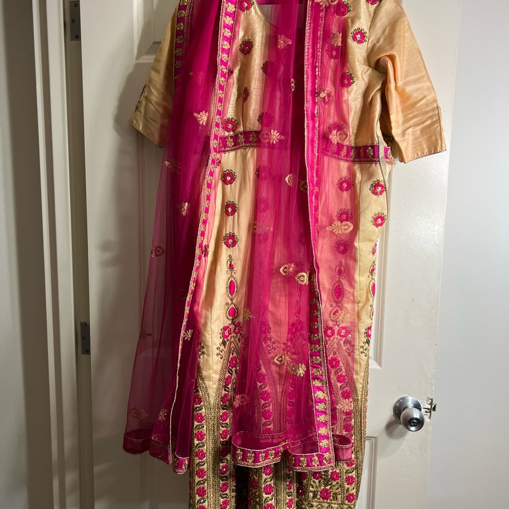 Custom made womens traditional Muslim dress
